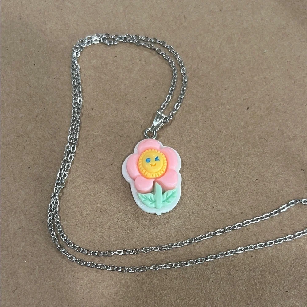 Cute Flower Pendant Necklace